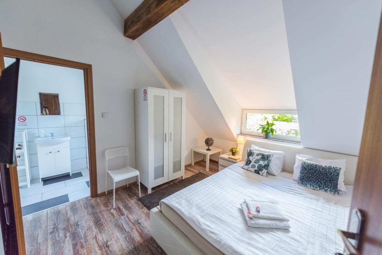 Fitness Hostel Premium Vratislav Exteriér fotografie