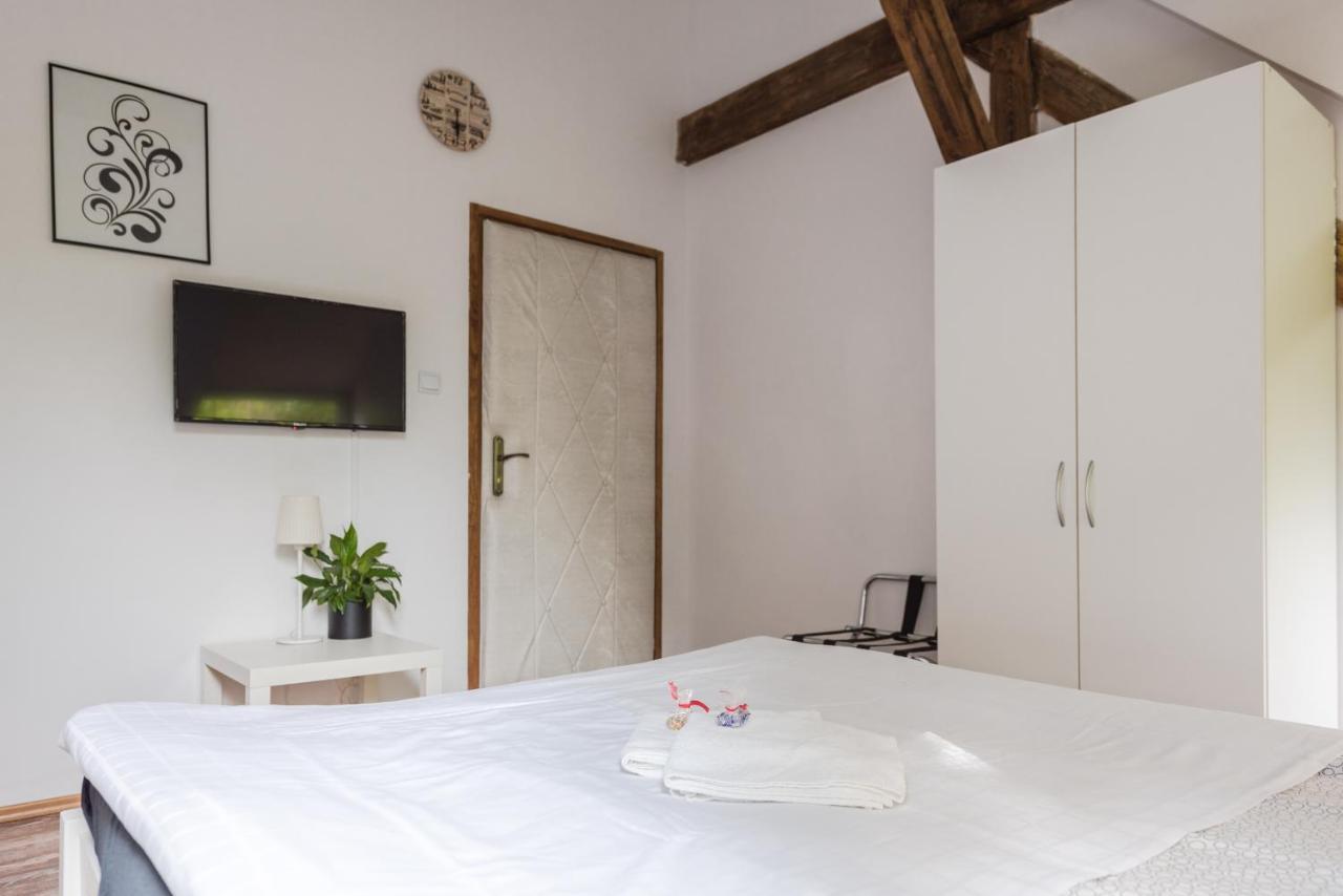 Fitness Hostel Premium Vratislav Exteriér fotografie